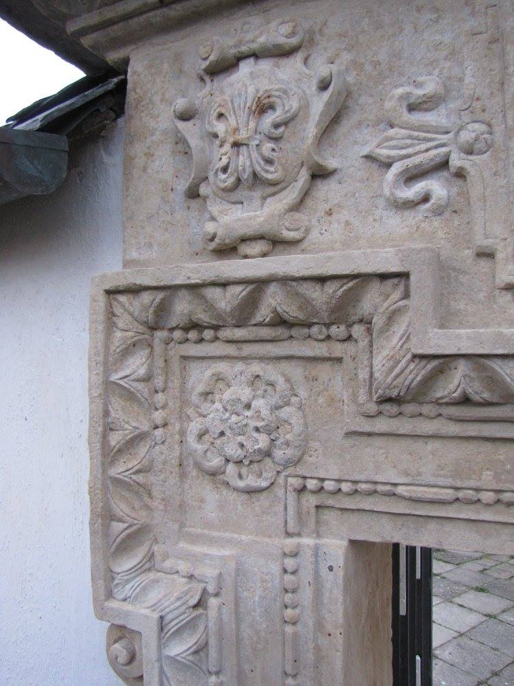 Portál — Měrotín