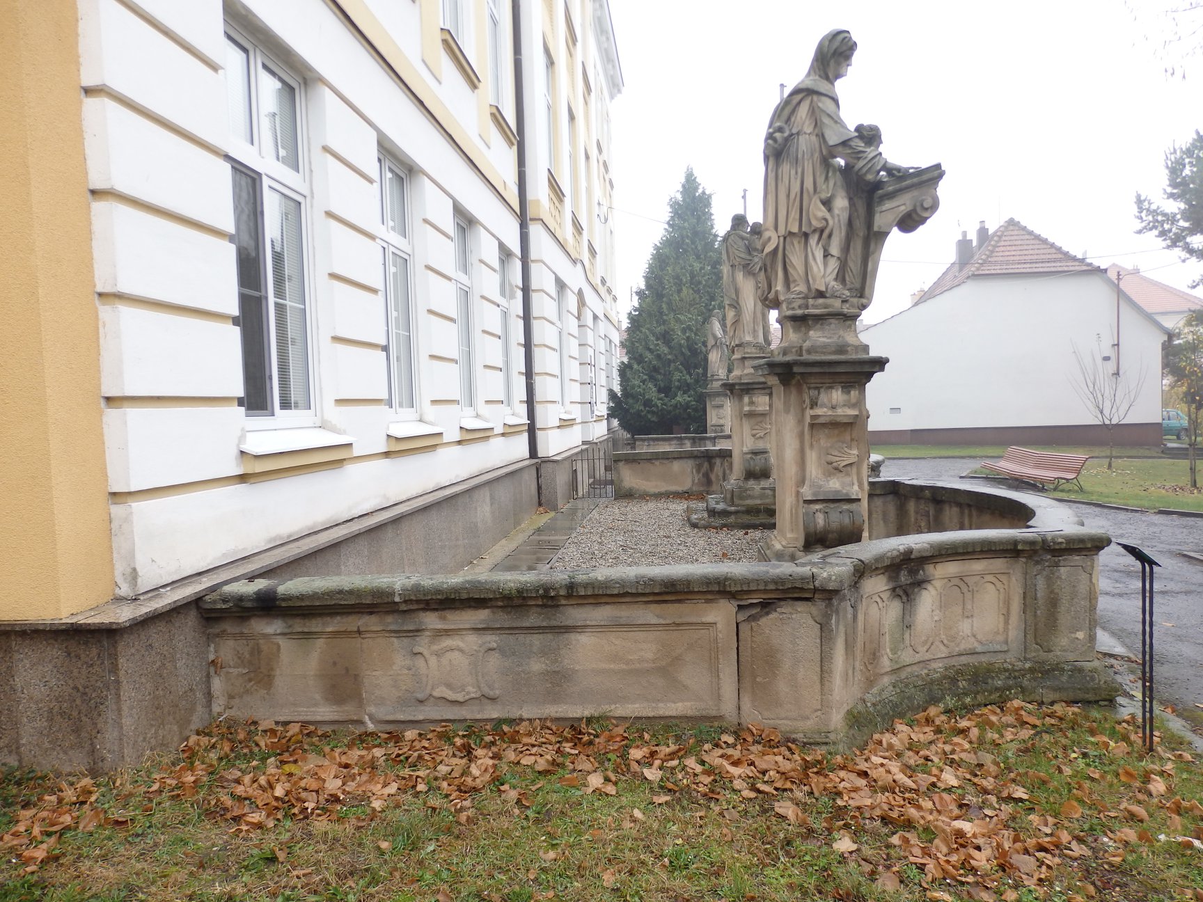 Kralice balustráda — před