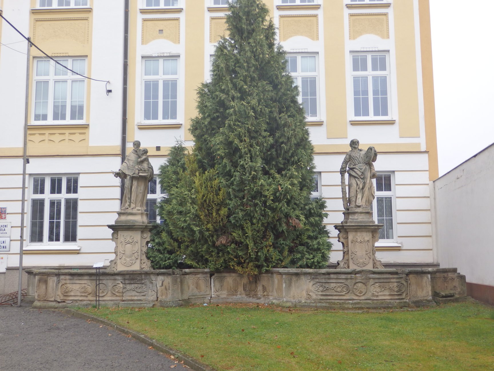 Kralice balustráda — před