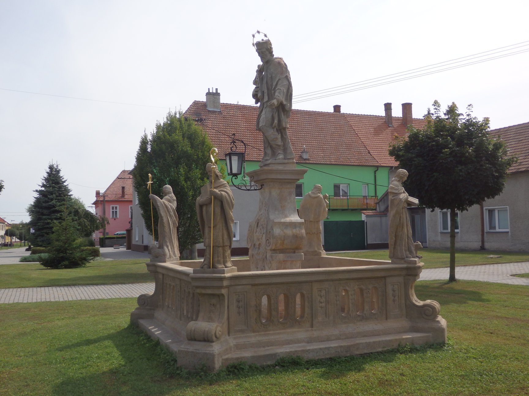 Kralice sousoší sv. Jana Nepomuckého