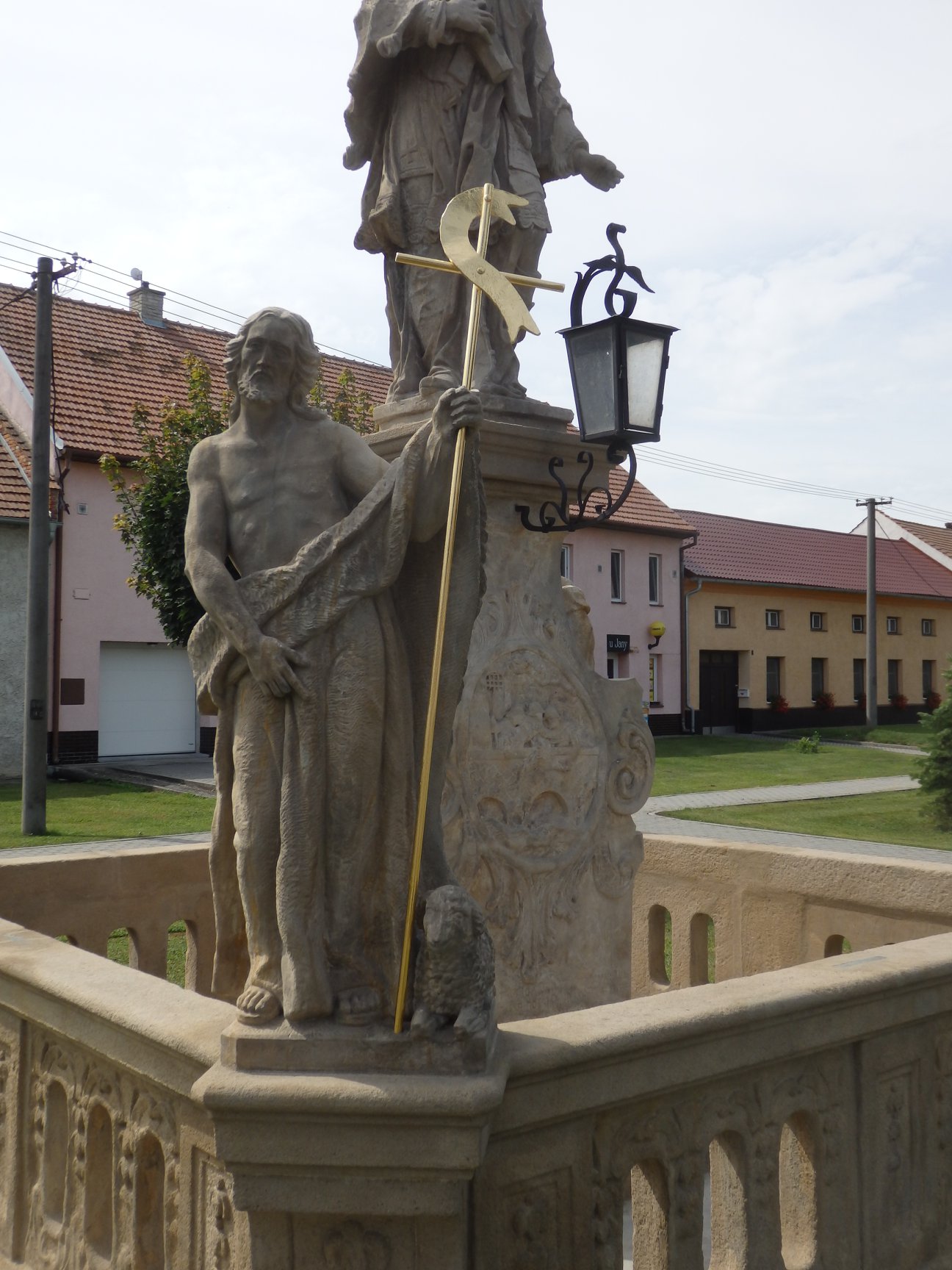 Kralice sousoší sv. Jana Nepomuckého