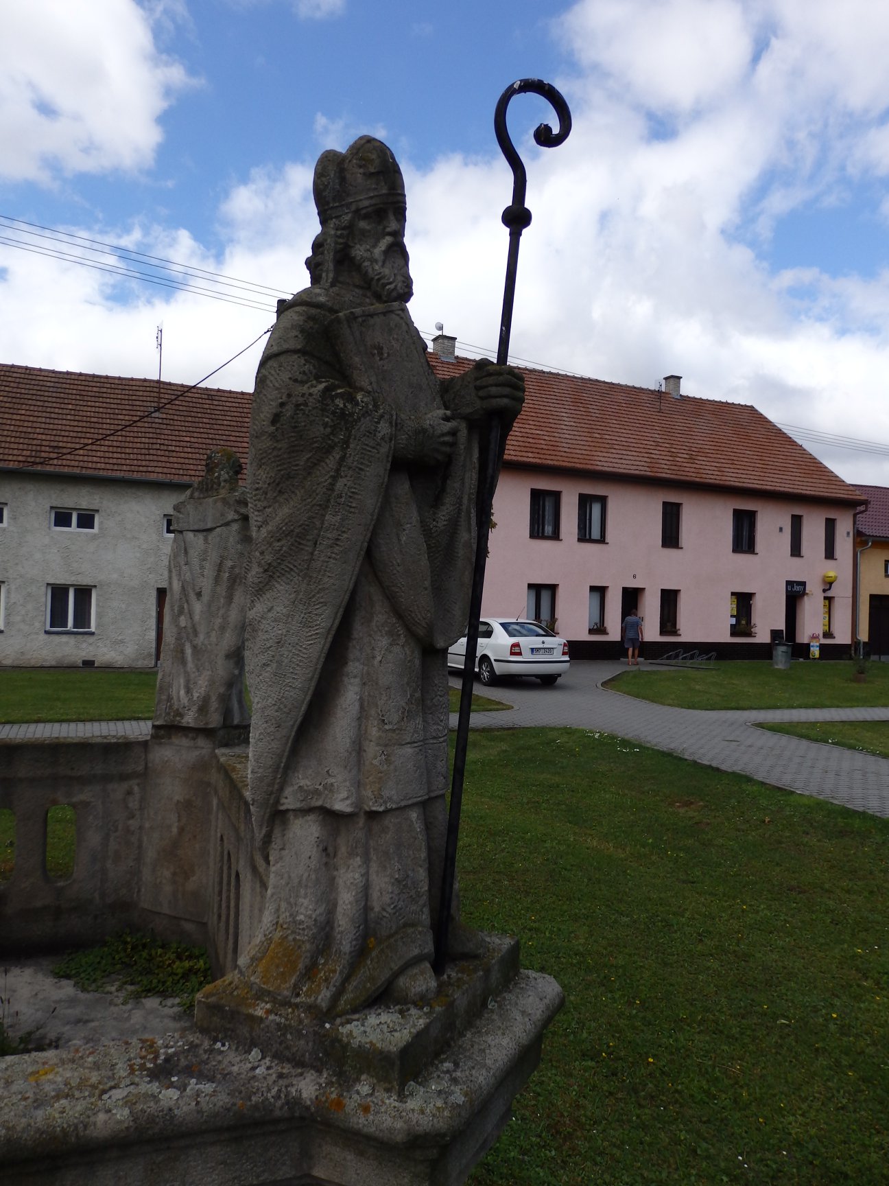 Kralice sousoší sv. Jana Nepomuckého