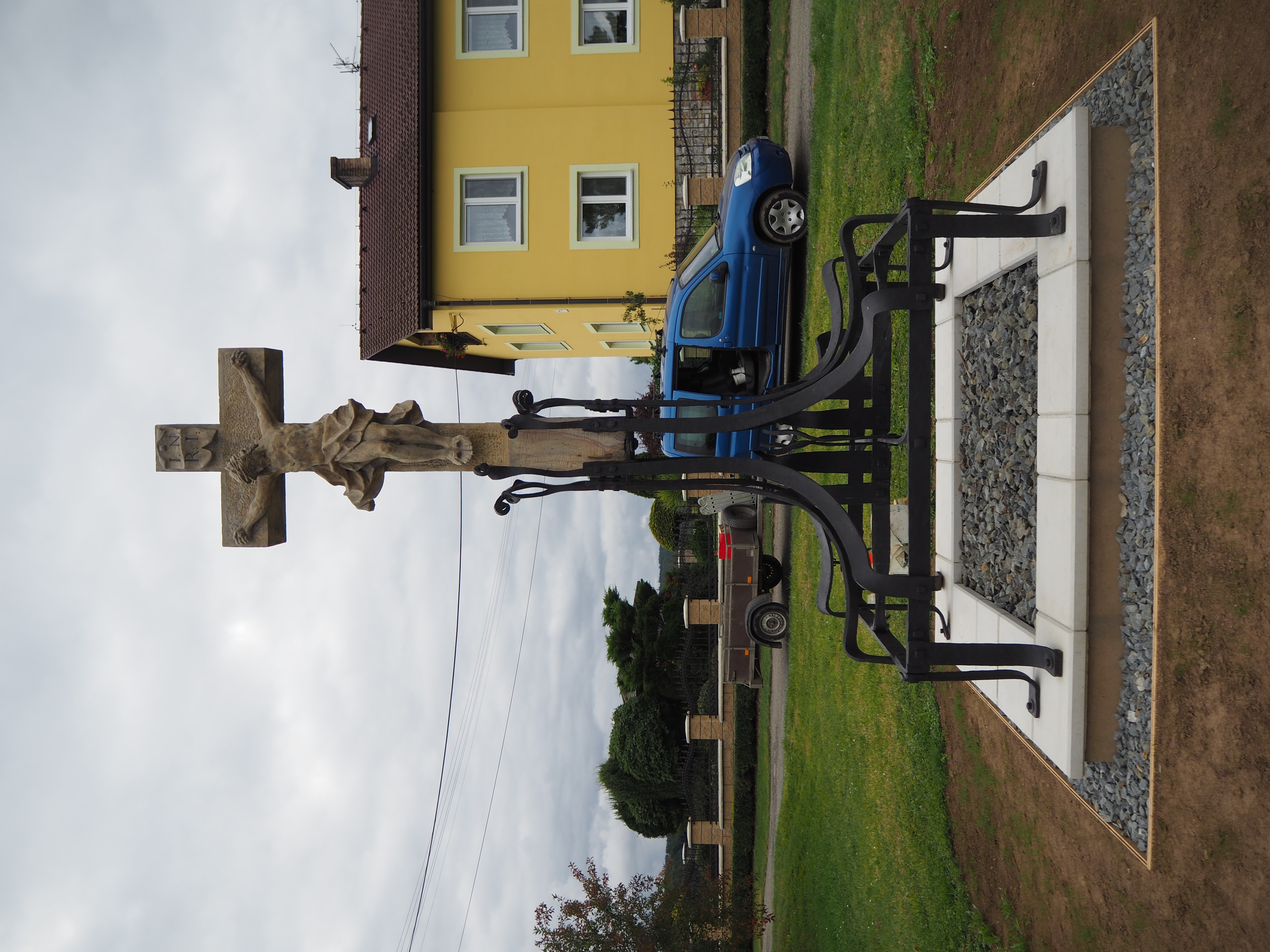 Bouzov kříž 18. stol.