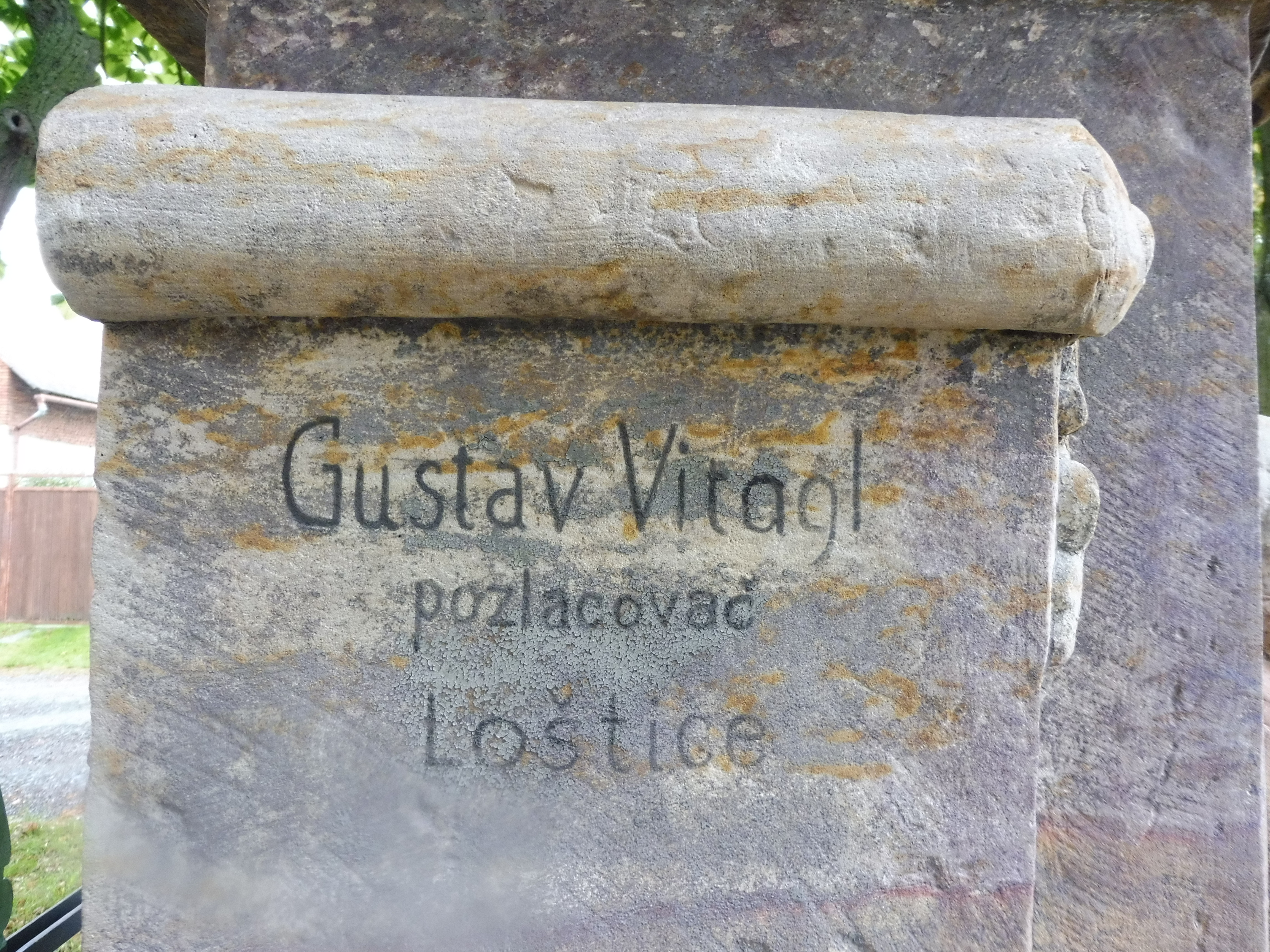 Bouzov-Kovářov kříž