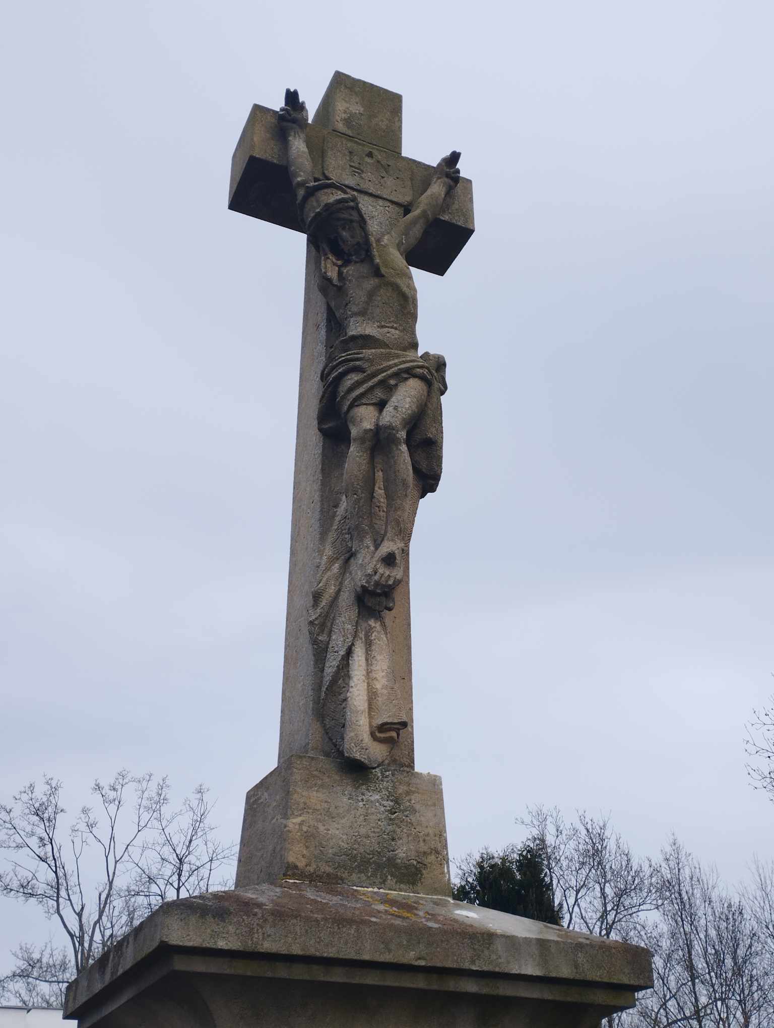 Hlušovice kříž na hřbitově