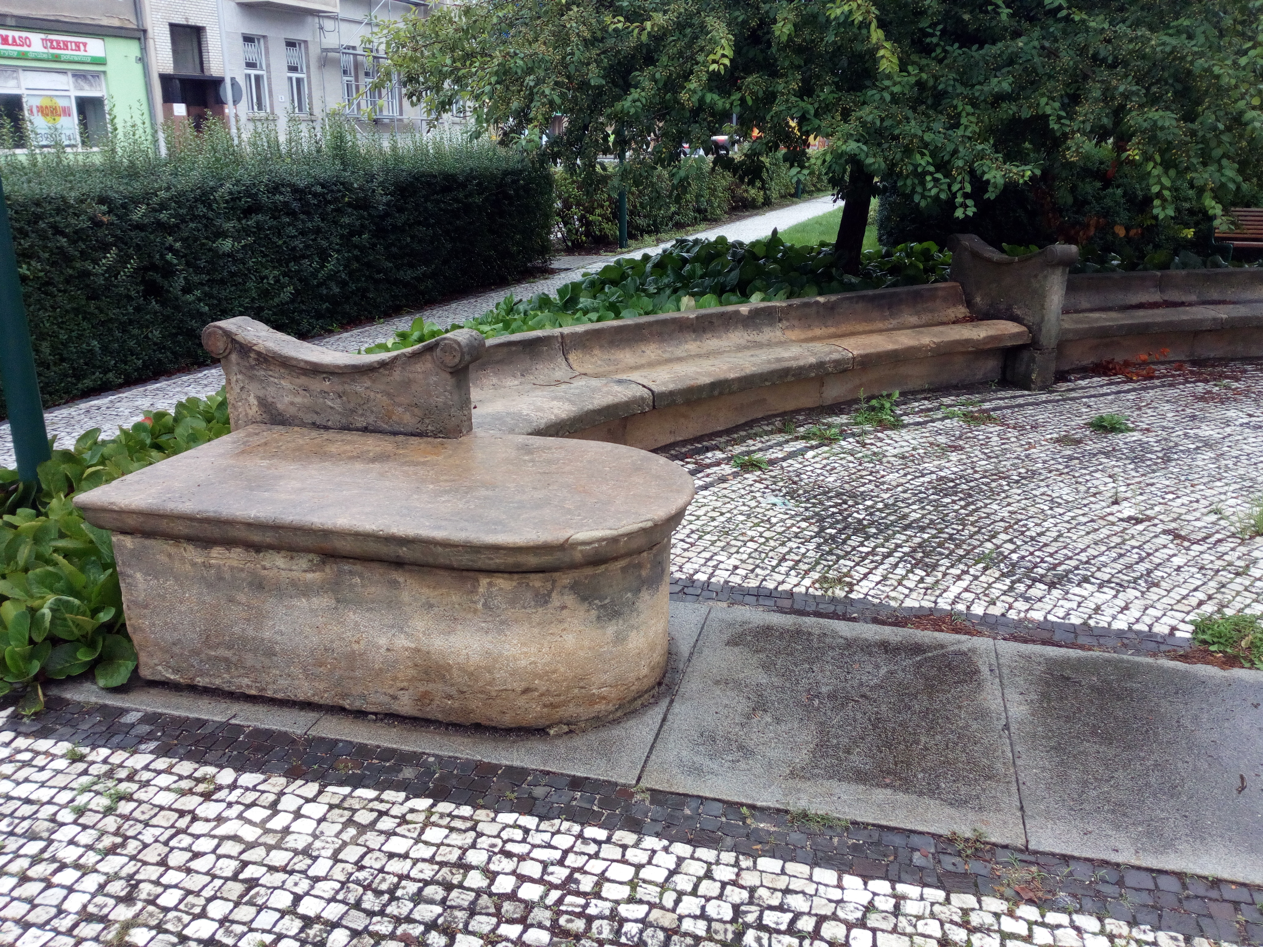 Prostějov kamenná lavice